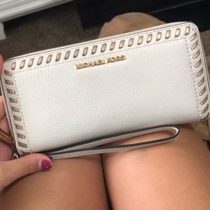 Michael kors wristlet